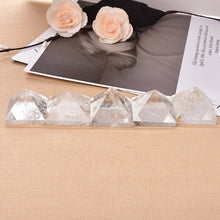 Charger l&#39;image dans la galerie, Pyramide  en cristal de quartz naturel clair
