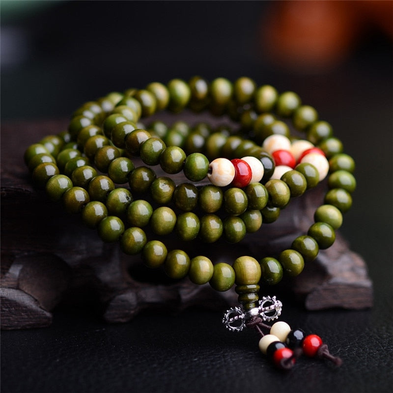 Bracelet Mala tibétain Tara verte 108 perles en bois de santal naturel