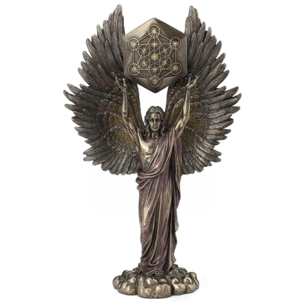Statue ange métartron tenat un cube de géométrie sacrée